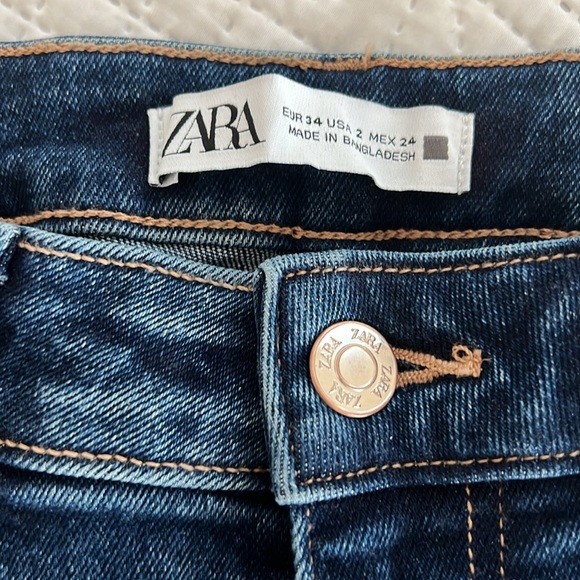 Unworn Zara Mini Flare Jeans - Picture 3 of 3